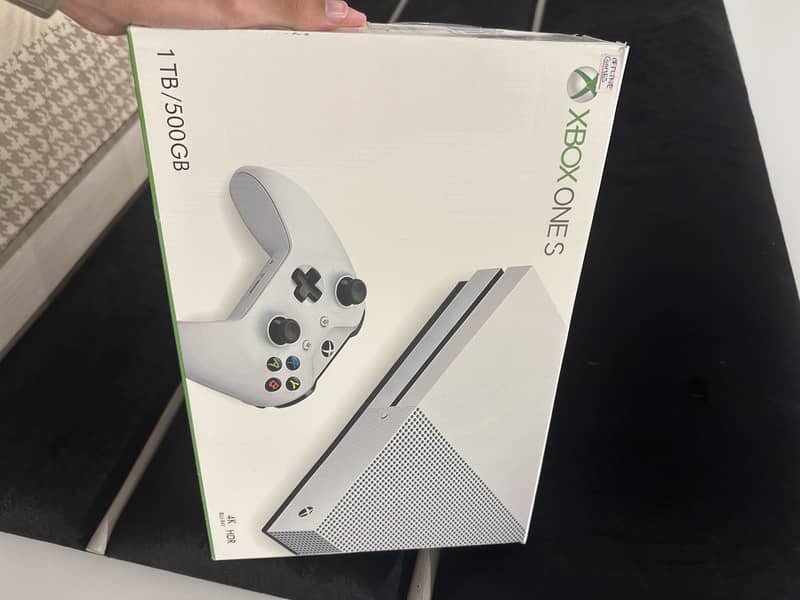 Xbox One S (1 Tb) 0