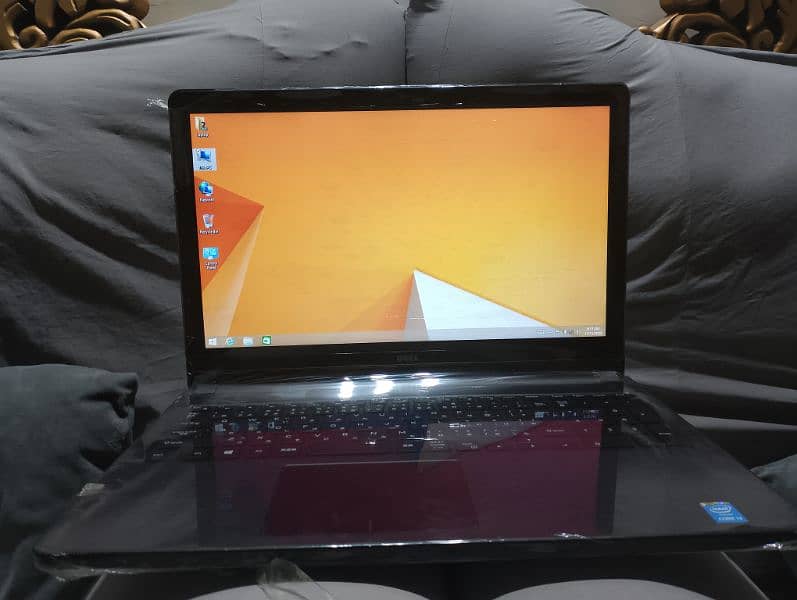 DELL Touch screen laptop in new condition 5