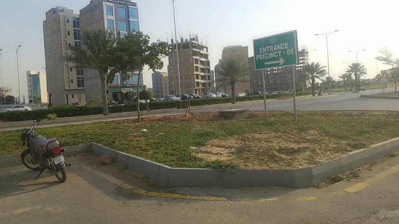 272sq yd plot in Precicnt-6 FOR SALE. Most developing precicnt of BTK near Bahria Heights 22