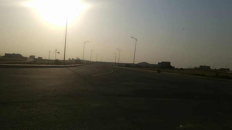 272sq yd plot in Precicnt-6 FOR SALE. Most developing precicnt of BTK near Bahria Heights 27