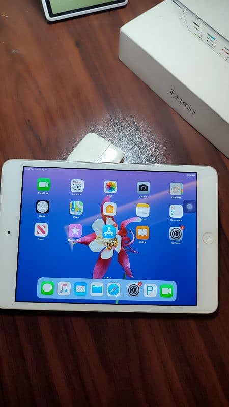 ipad mini 2 wifi 16GB 3