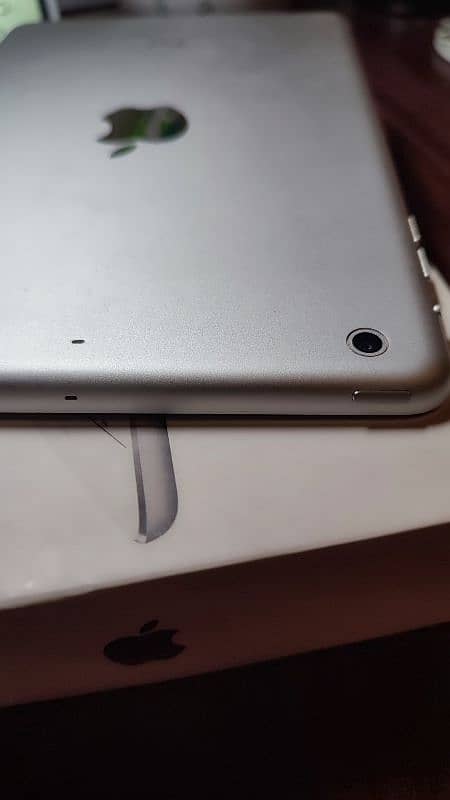 ipad mini 2 wifi 16GB 4