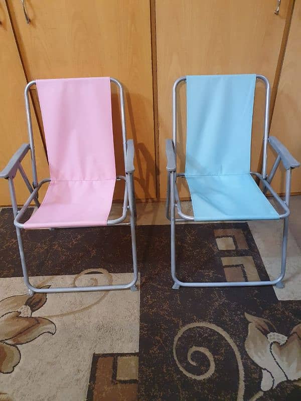 Imported folding Dubai chairs. 0