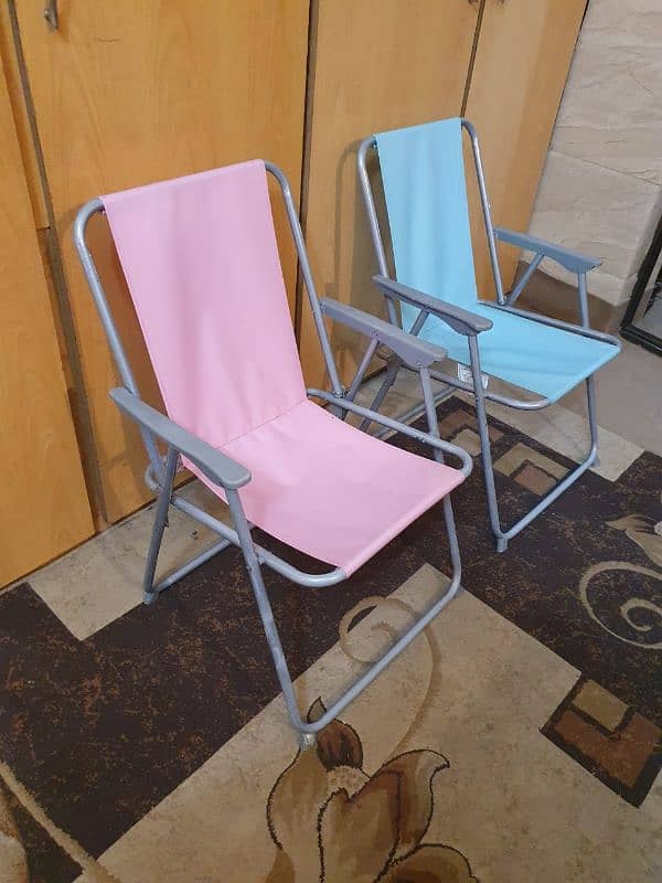 Imported folding Dubai chairs. 5