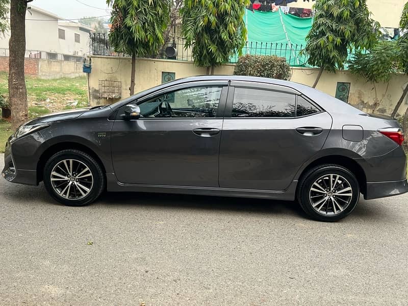 Toyota Corolla Altis 2017 6