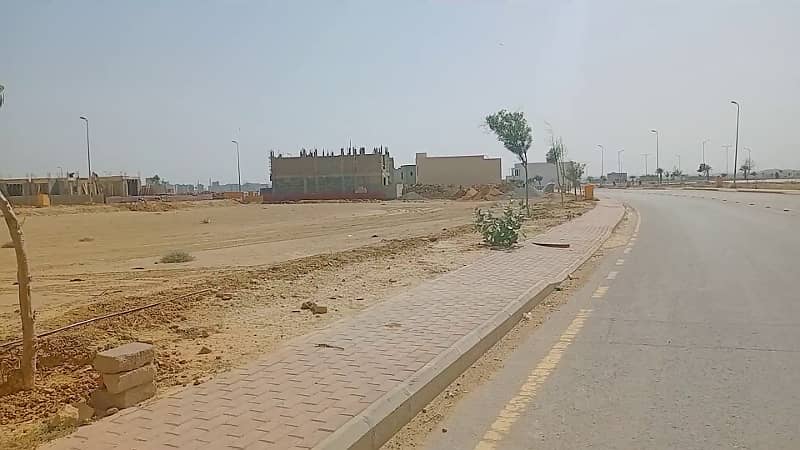 250sq yd plot in Precicnt-8 FOR SALE. Most developing precicnt of BTK near Bahria Heights and Grand Mosque 0