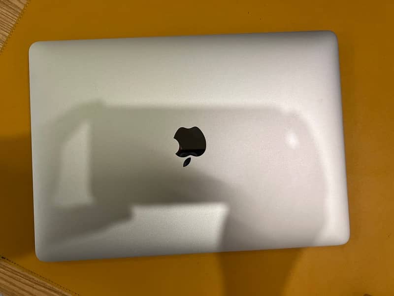 M1 Macbook Air 8/256 lush 10/10 0