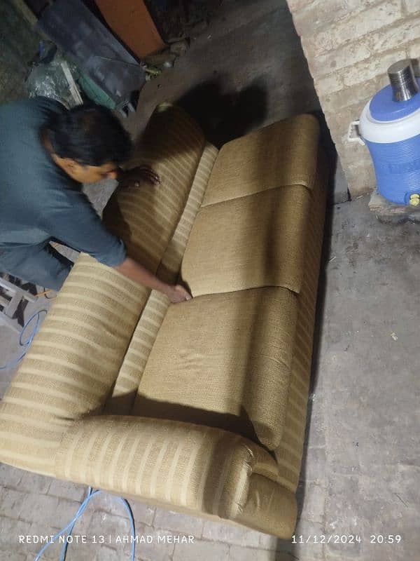 6 seater sofa spring motly foam good condition both achi quality ky ha 3