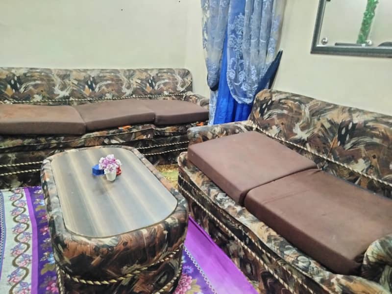 5 seater sofa with storage table 1