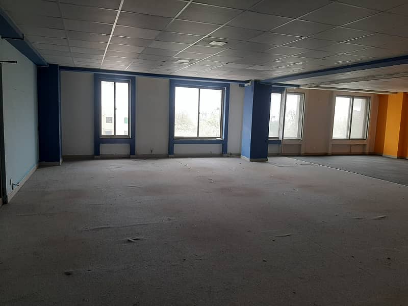 G/11 markaz 1600sq 2nd floor open space available for rent real piks 1