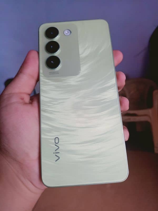 Vivo y100 8+256 1