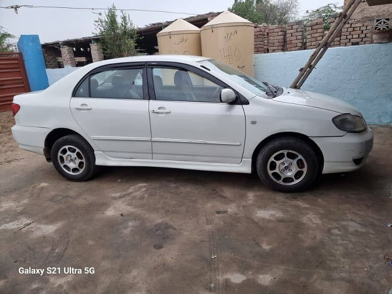 Toyota Corolla SE Saloon 2003 4