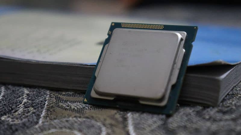 Core i5 3570 processor 3.40 GHZ 10/10 condition 0