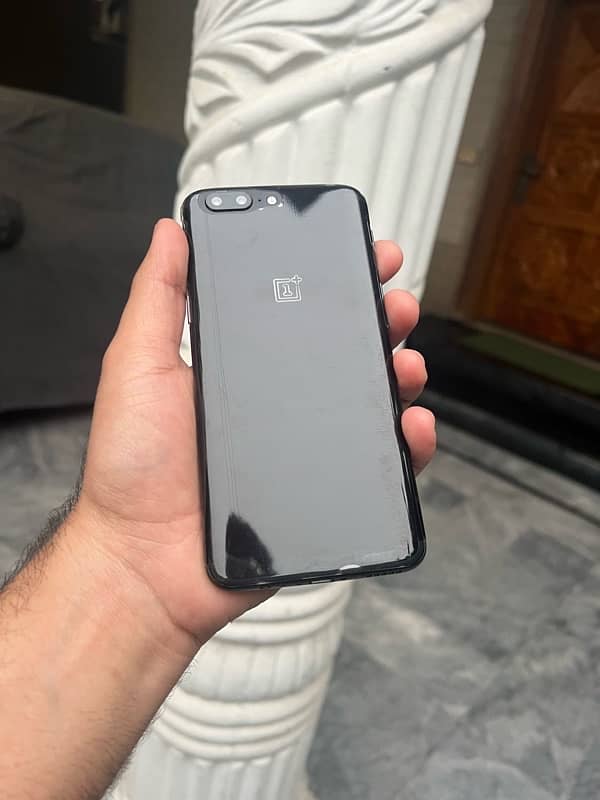 one plus 5 8/128GB Pta approved waterpack 0