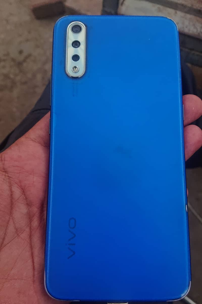 Vivo s1 4/128 5