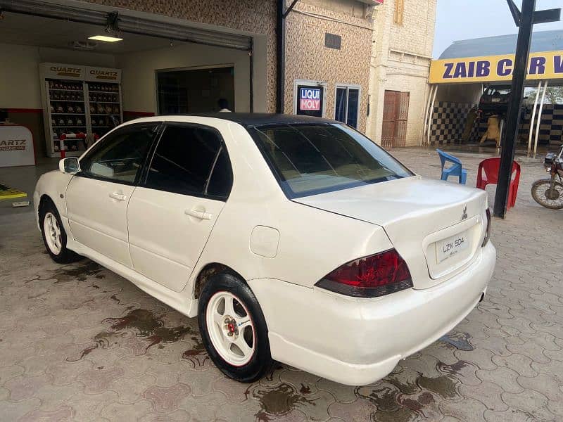 Mitsubishi Lancer 2005 8