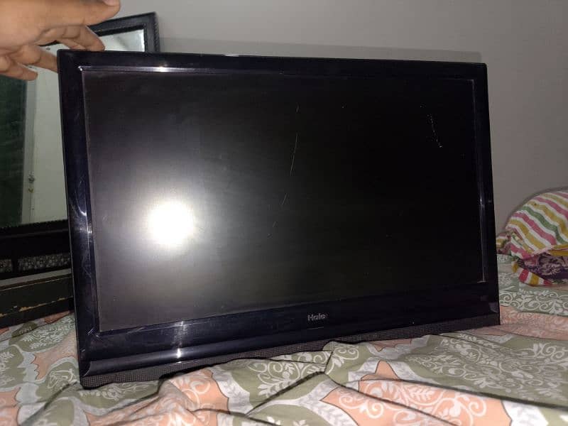 Haier LCD tv 22 inches 2