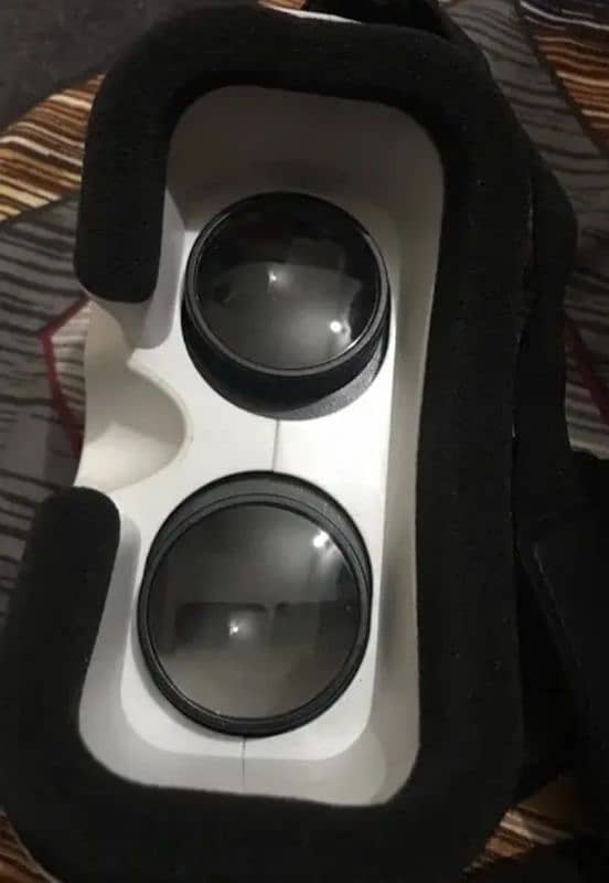 VR Box in new condition 3