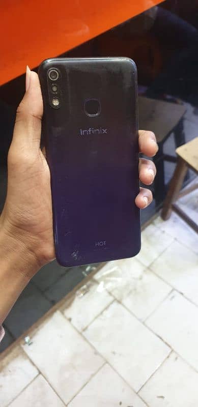 Infinix Hot 8 1