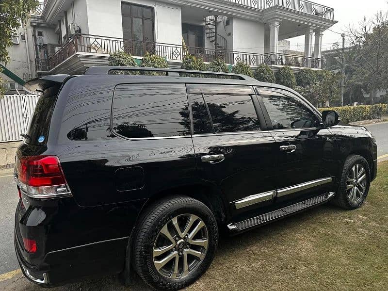 Toyota Land Cruiser 2015 1