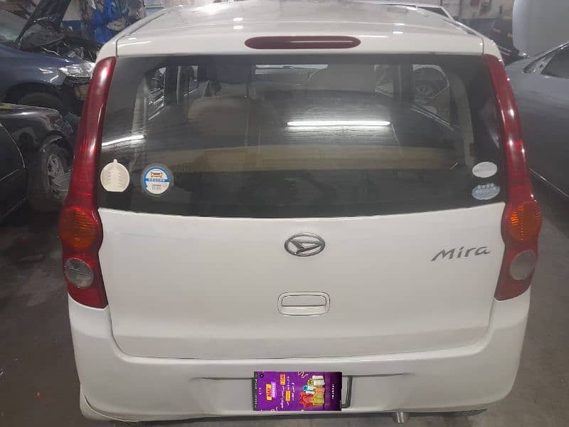 Daihatsu Mira 8/2012 1