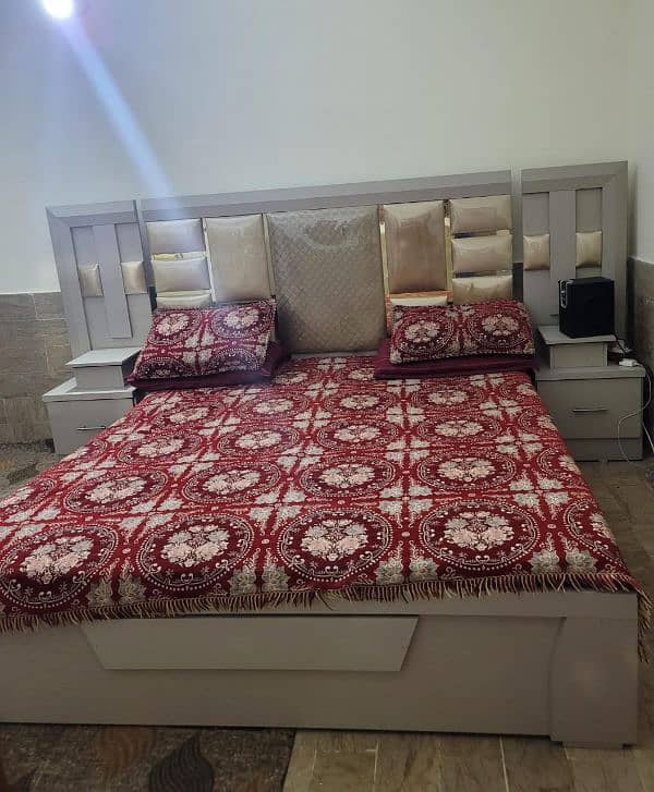 bed with side table dressing almari 0