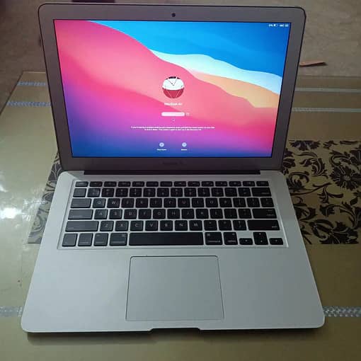 Macbook Air 2017 - 10/10 - Urgent Selling - Best Price 0