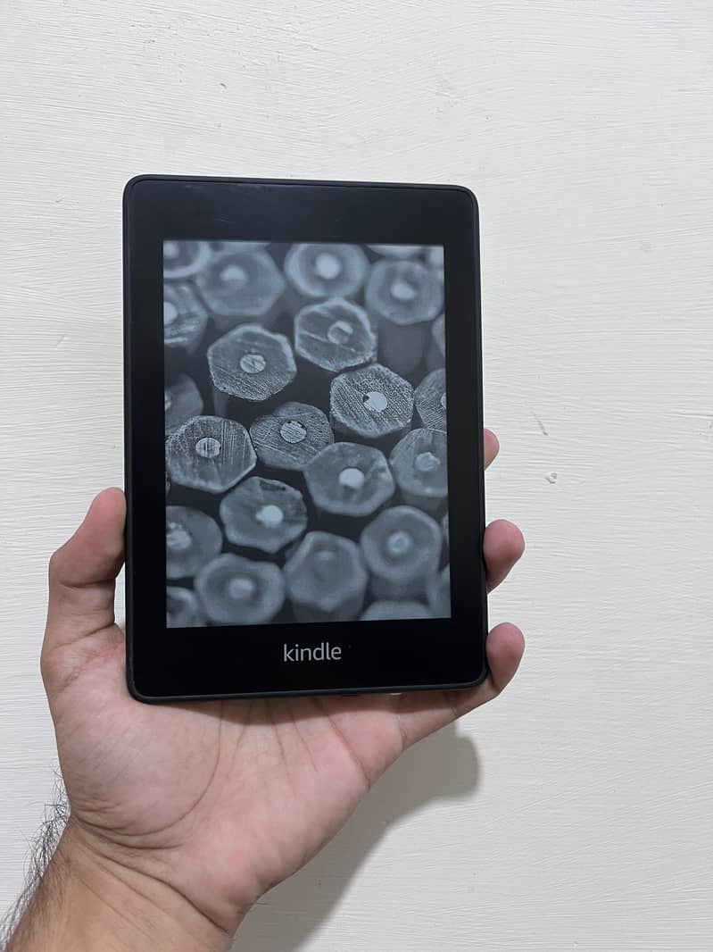 Amazon Kindle Paperwhite - 10th Generation - 8GB - Waterproof - 10/10 2