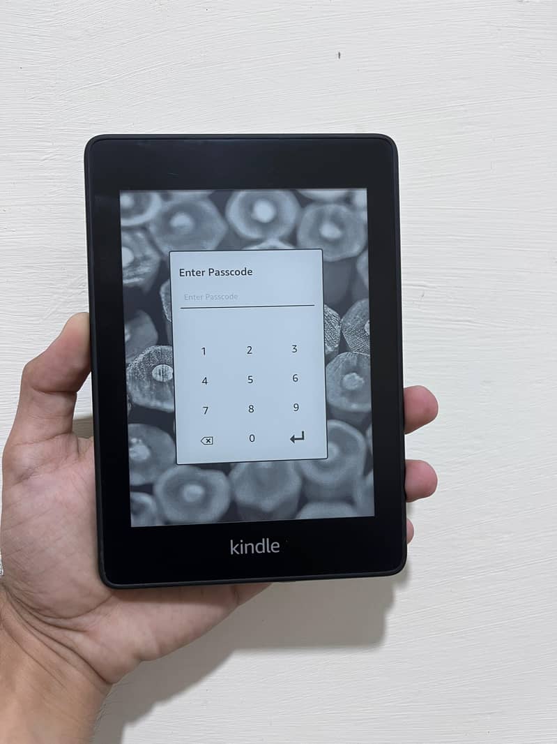 Amazon Kindle Paperwhite - 10th Generation - 8GB - Waterproof - 10/10 5