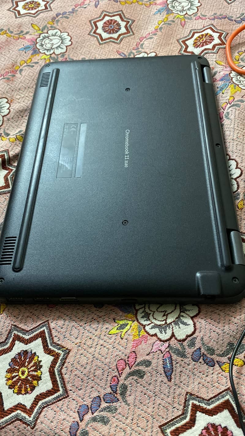 Dell chromebook touch screen with original charger 8