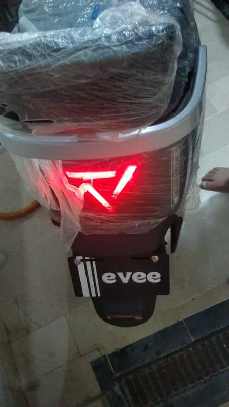 Evee c1 scooter (Scooty) brand new for sale 0