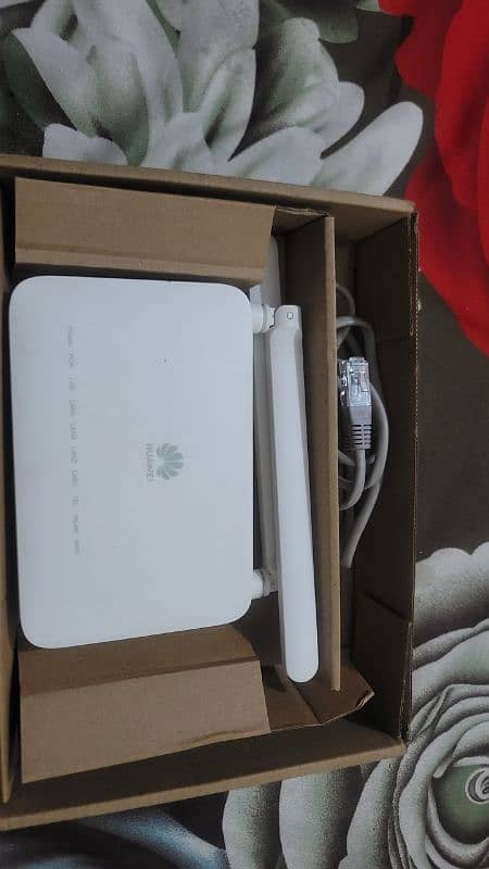 one ptcl modem one huewai modem with complete accessories 5