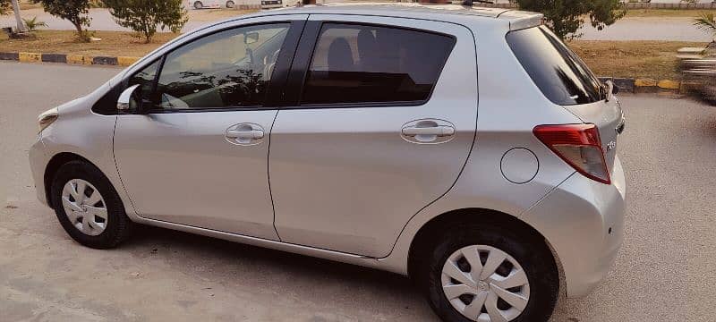 Toyota Vitz 2014 4