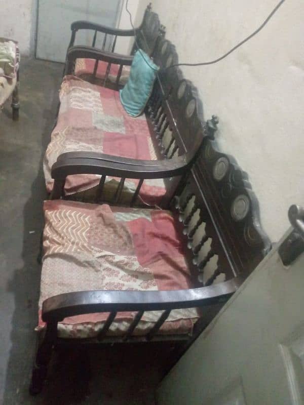 dinng table aur chines sofa 2