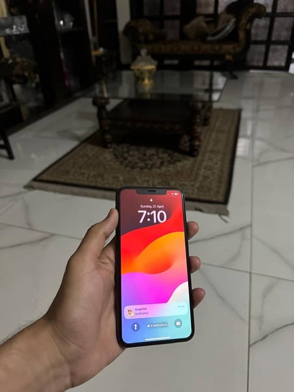 iPhone 11 Pro max 64 gb Non pta Factory unclock 2