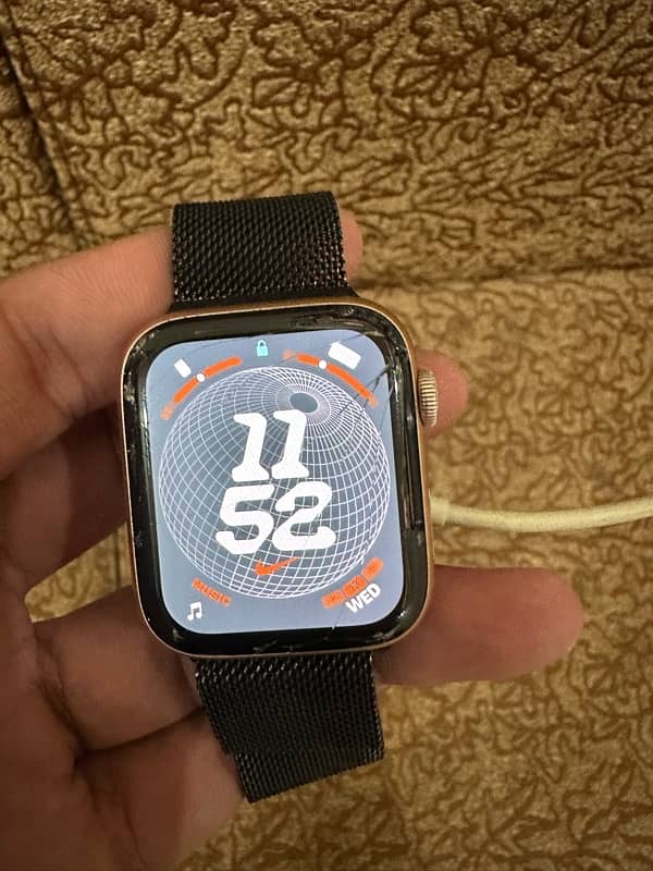 Apple Watch Series 4 44MM 4