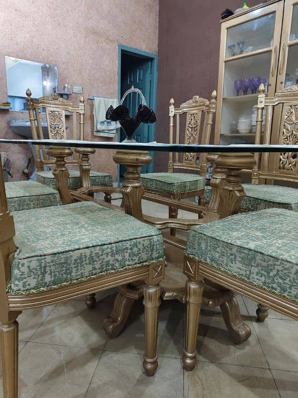 High Quality Dining Table With 6 Chairs in Molty Foam and Deco Paint. 6