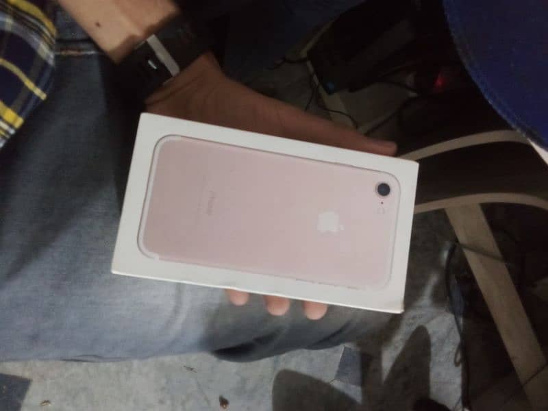 Iphone 7 Non PTA Rose Gold Color 128Gb 2