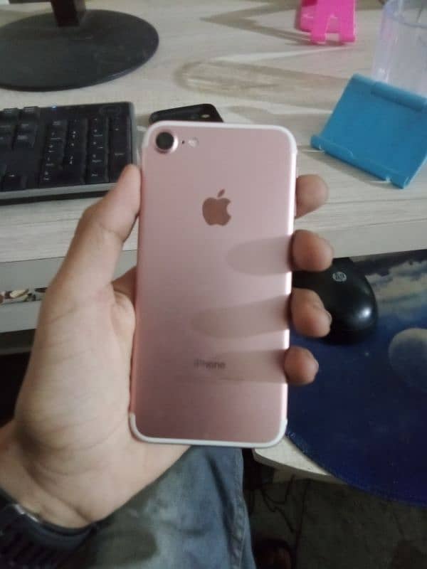 Iphone 7 Non PTA Rose Gold Color 128Gb 7