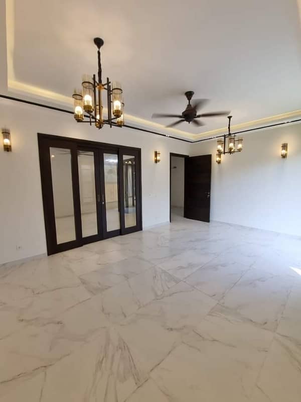 commercial space available for rent in gulshan iqbal 6