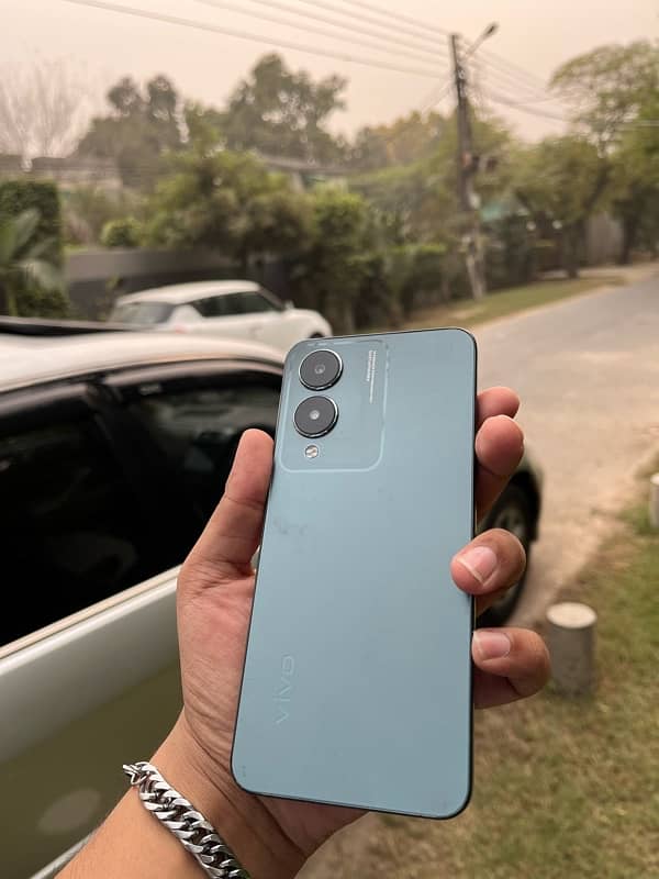 Vivo Y17s 3