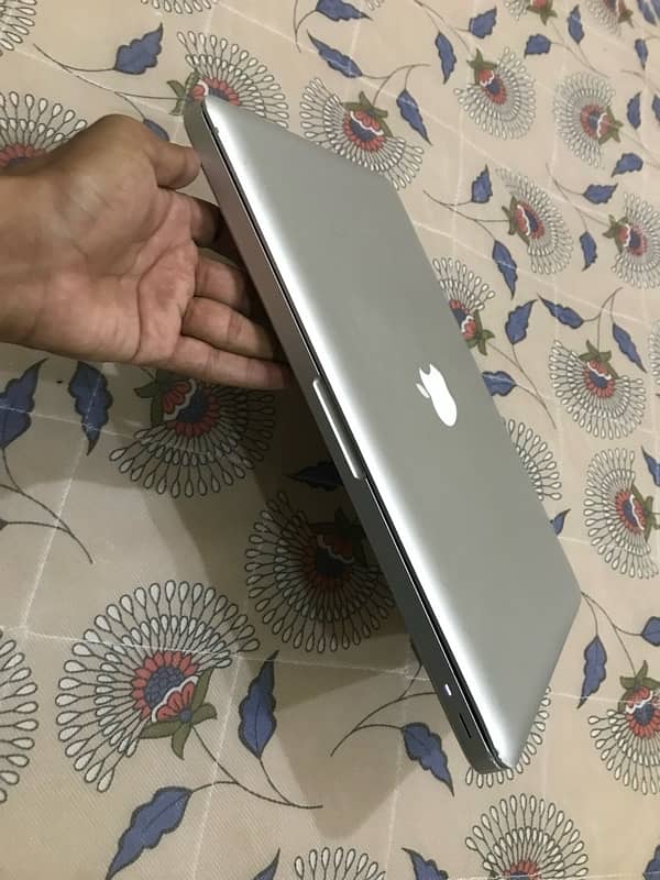 Macbook Pro 2012 256 gb SSD with 8 gb Ram 1