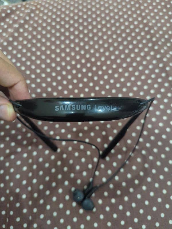 Samsung Level U2 Wireless Headphones 1