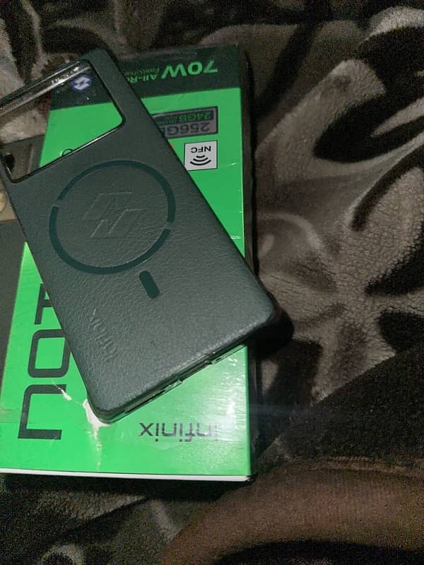 infinix note 40pro 10/10 condition 256gb storage 5