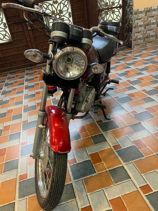 suzuki bike 150 new condition 7