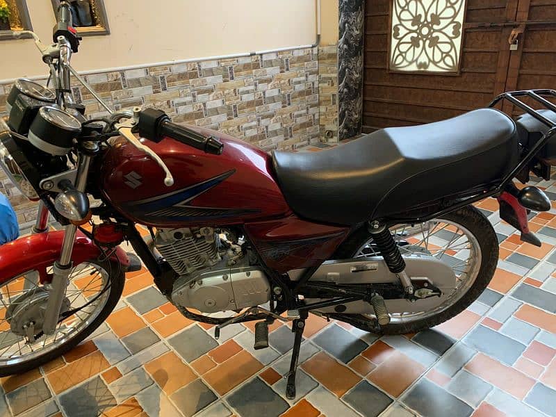 suzuki bike 150 new condition 9