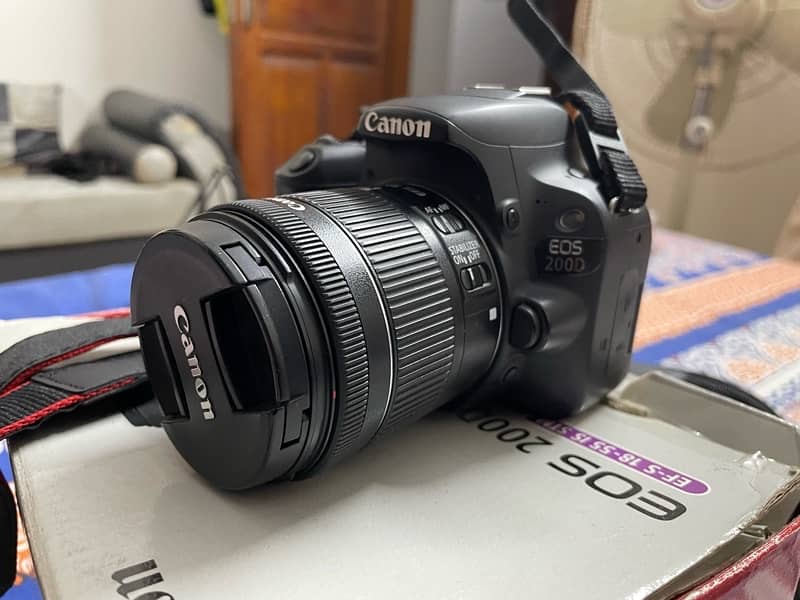 Canon 200D Mint Condition 0