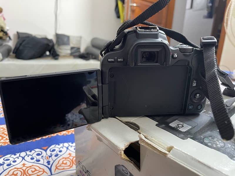 Canon 200D Mint Condition 4