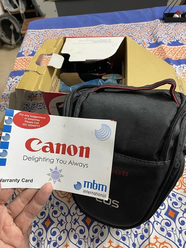 Canon 200D Mint Condition 8