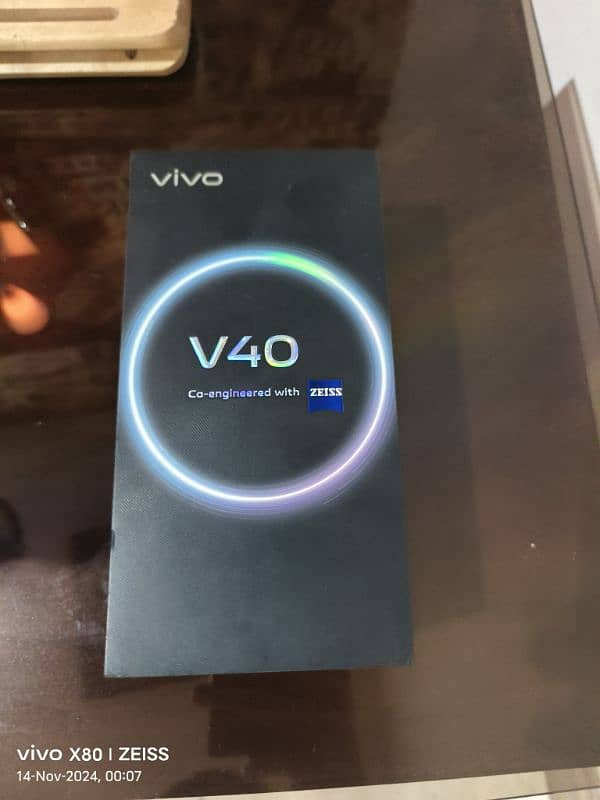 V40 5G brand new 1